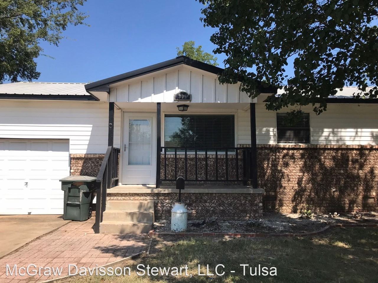 309 E Maple St - Photo 2 of 18