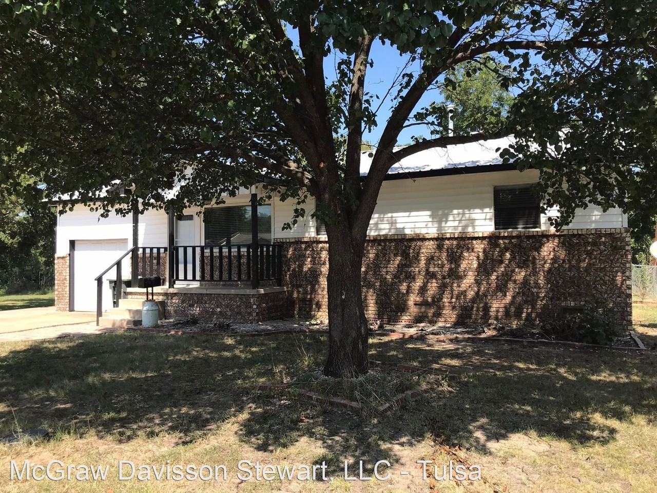 309 E Maple St - Photo 3 of 18