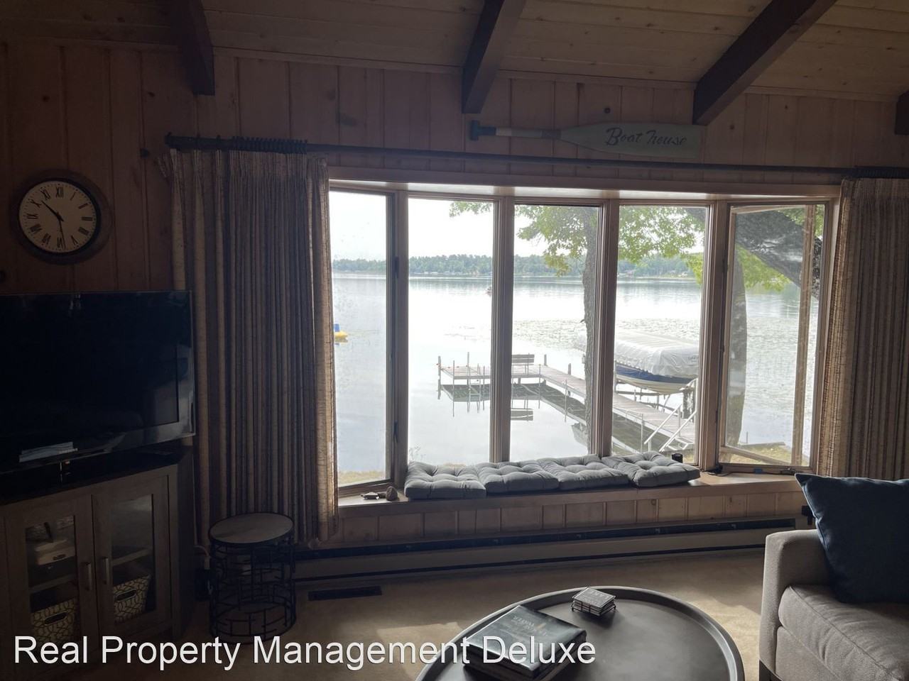 4657 Pine St - Photo 2 of 11