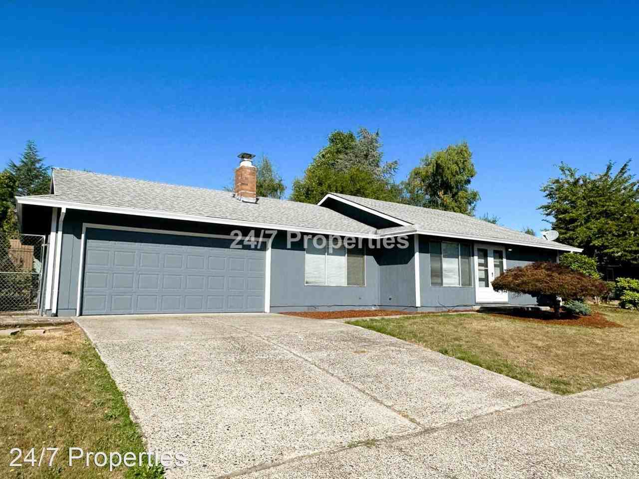 687 Se Barnes Ave - Photo 2 of 26