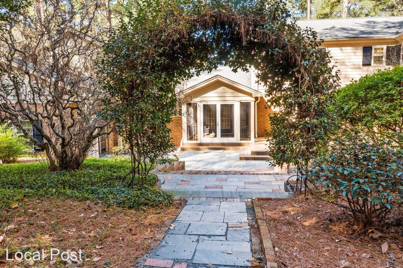 5016 Hermitage Dr - Photo 3 of 49