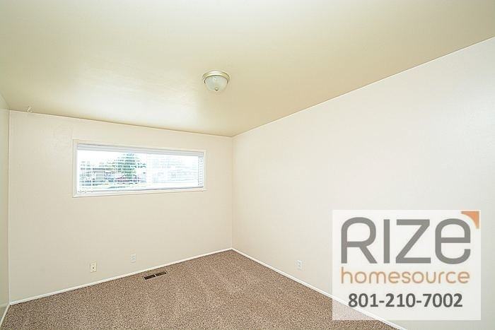 2744 W 3150 S - Photo 3 of 17