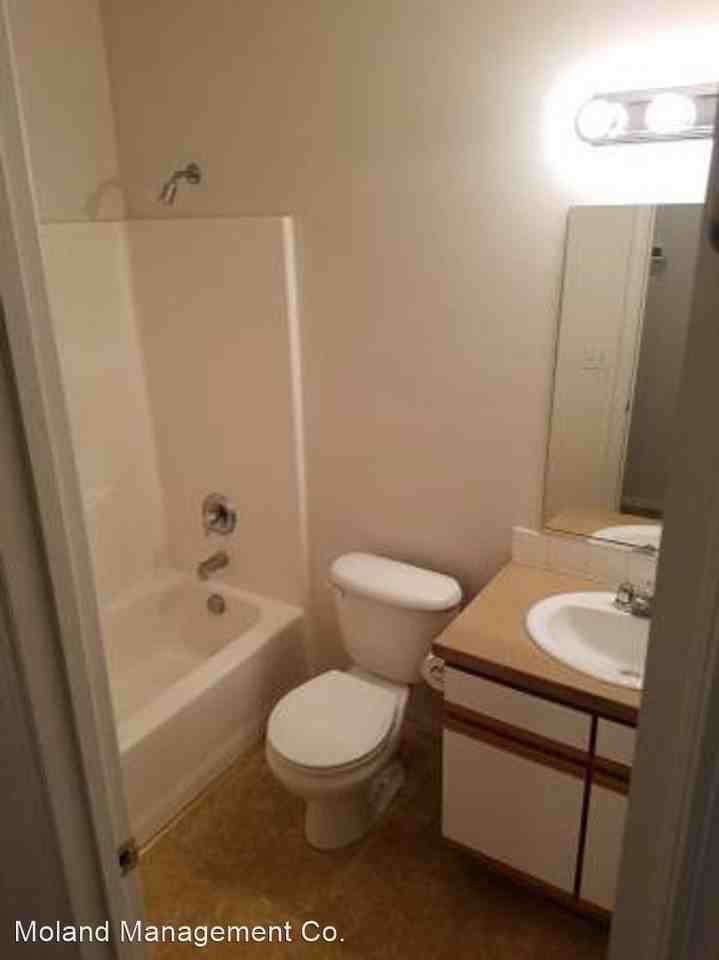 532 S Solar St - Photo 3 of 5