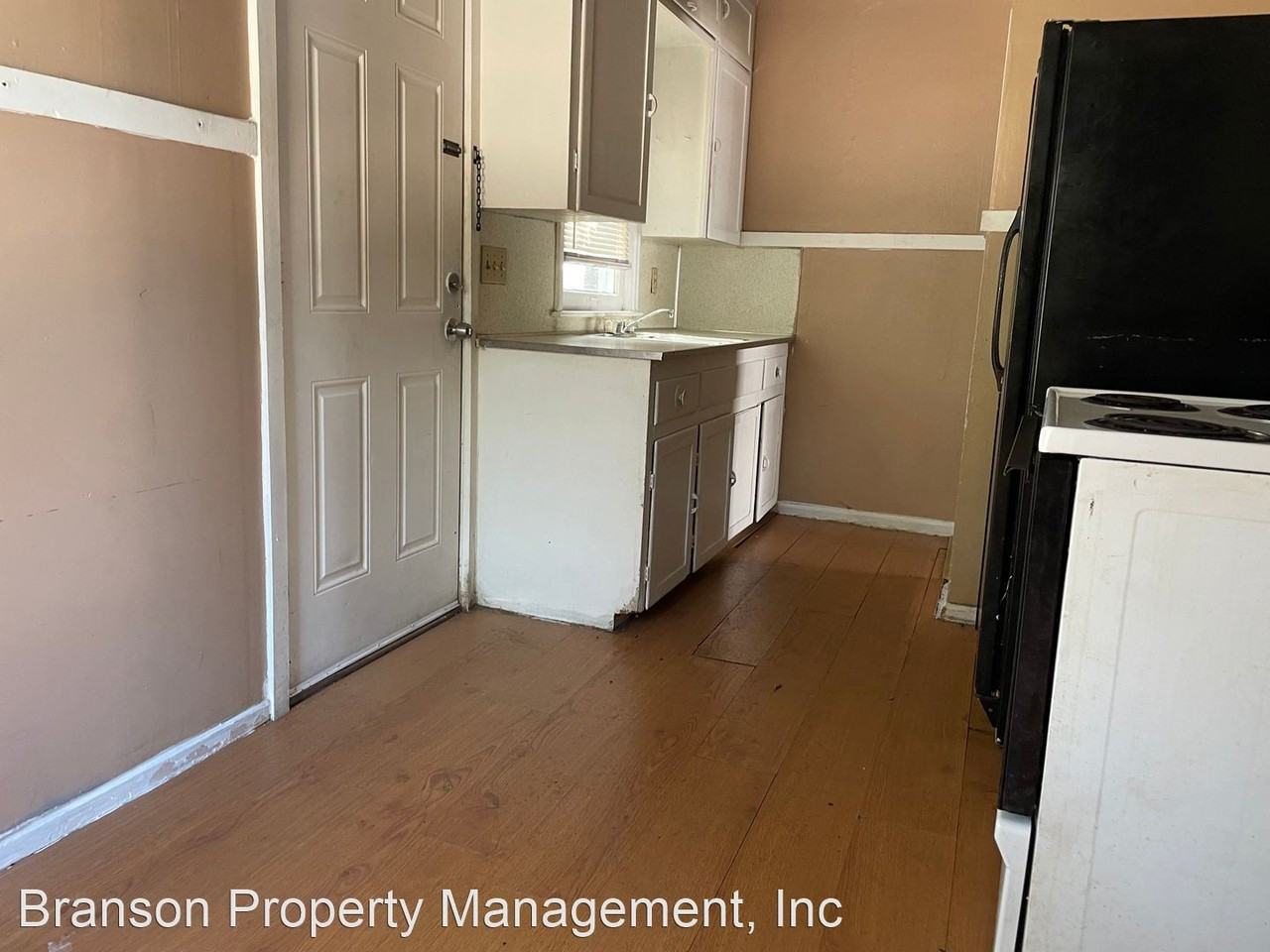 828 S Water - Photo 2 of 5