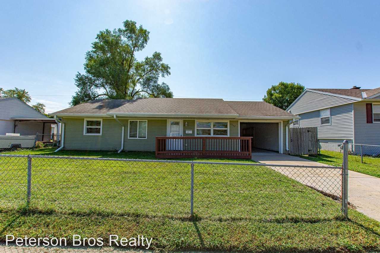 1117 Janbrook Blvd - Photo 2 of 20