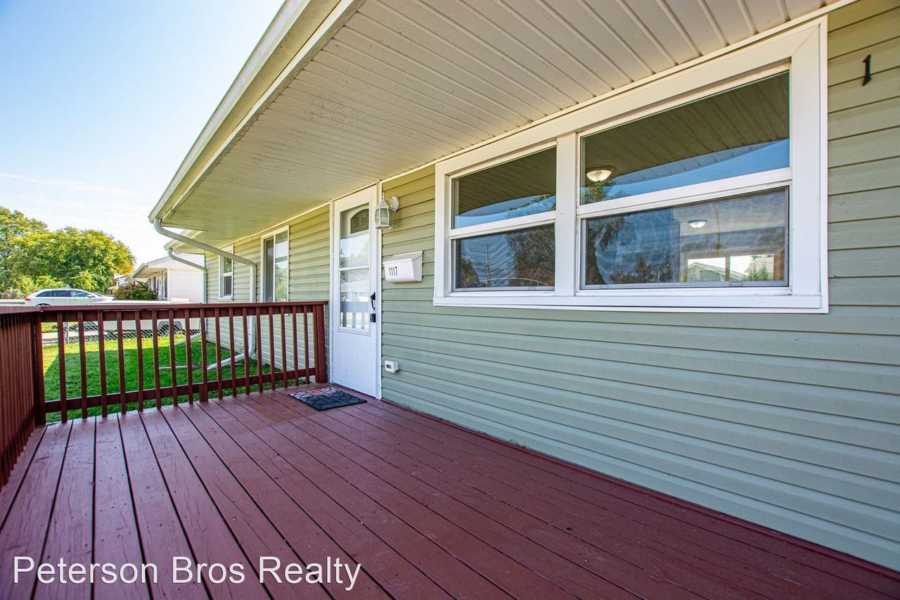 1117 Janbrook Blvd - Photo 3 of 20