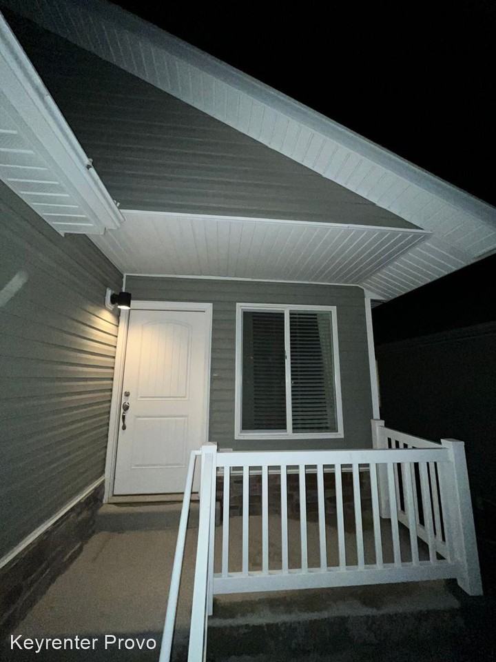 1774 E Tumwater Ln - Photo 3 of 18