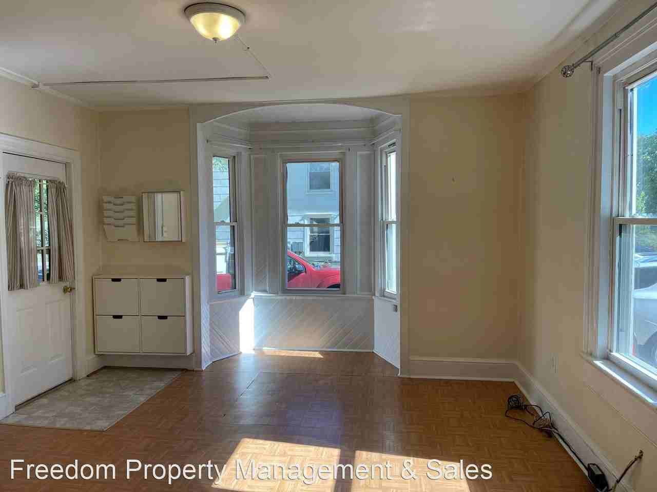 9504 Fairview Ave - Photo 3 of 12