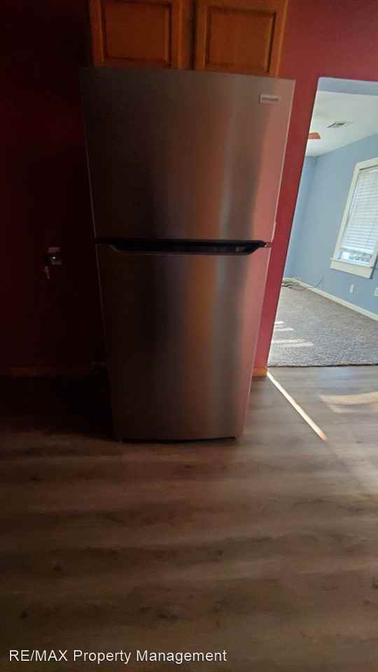 2117 N Grand St - Photo 2 of 18