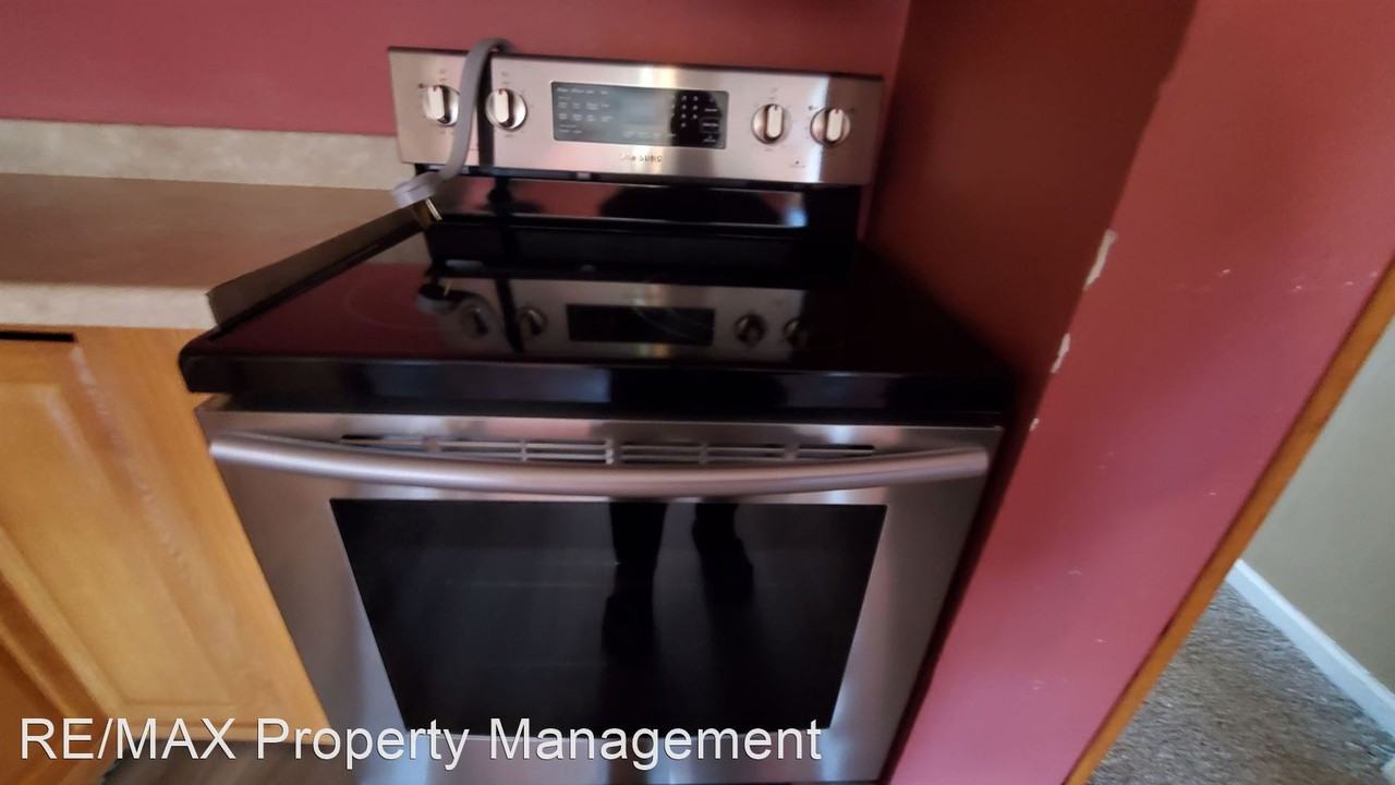 2117 N Grand St - Photo 3 of 18