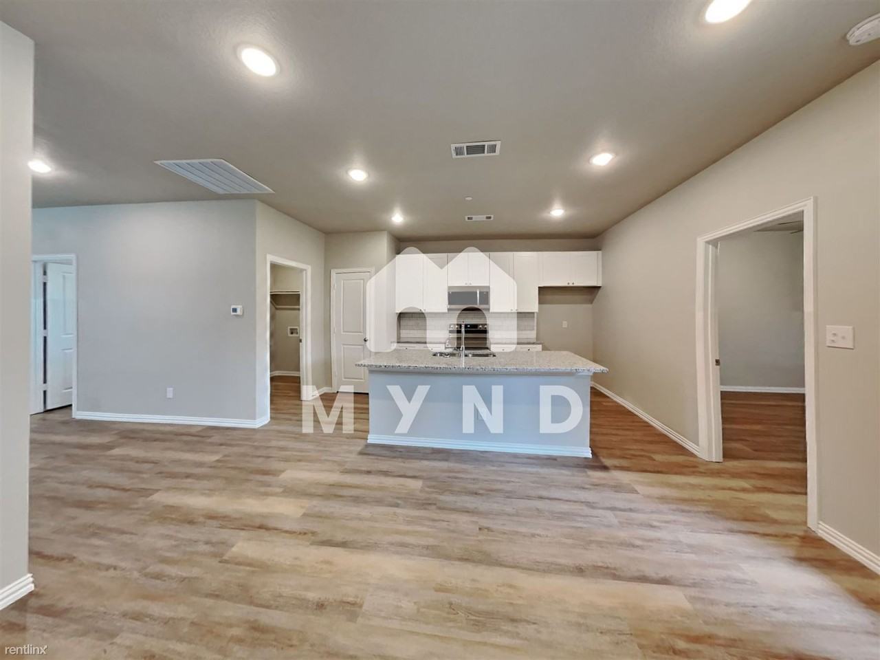 532 Willow Xing E - Photo 3 of 29