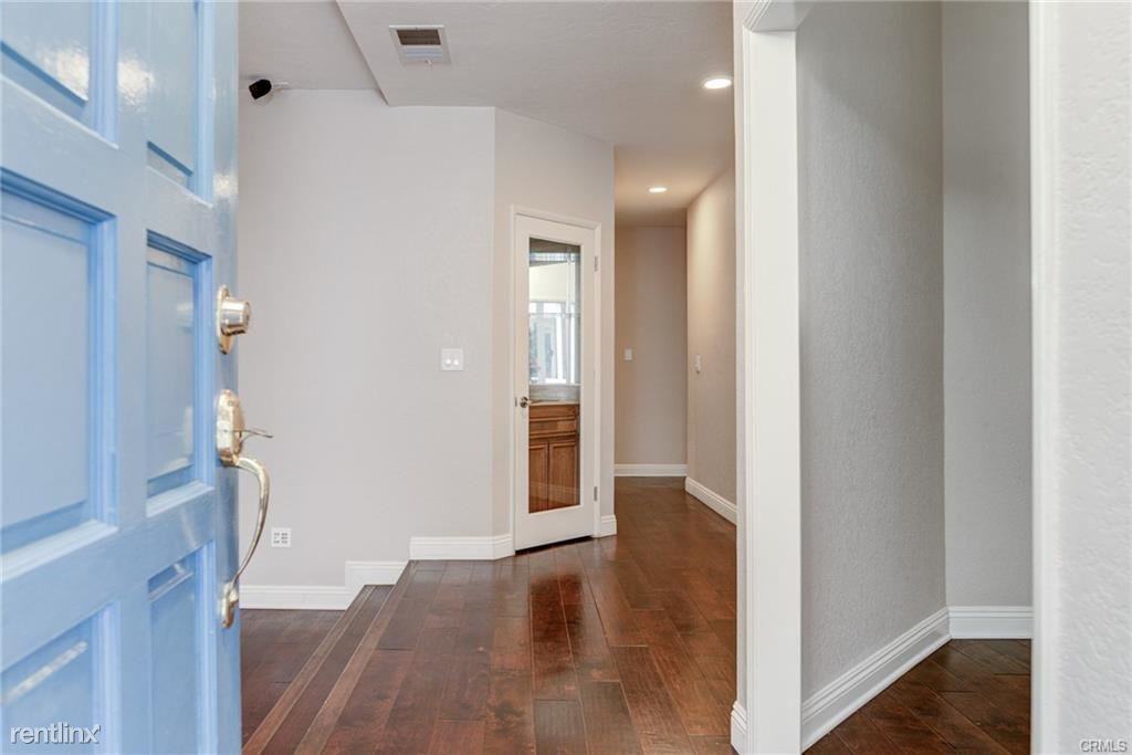 2306 Palos Verdes Dr W #202 - Photo 3 of 10