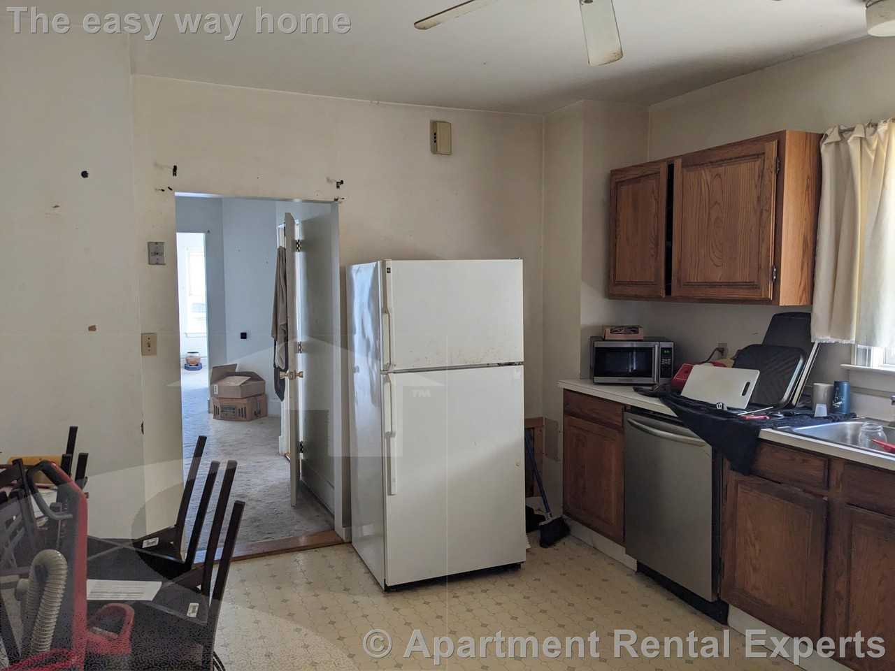 158 Jerome St #3 - Photo 2 of 11