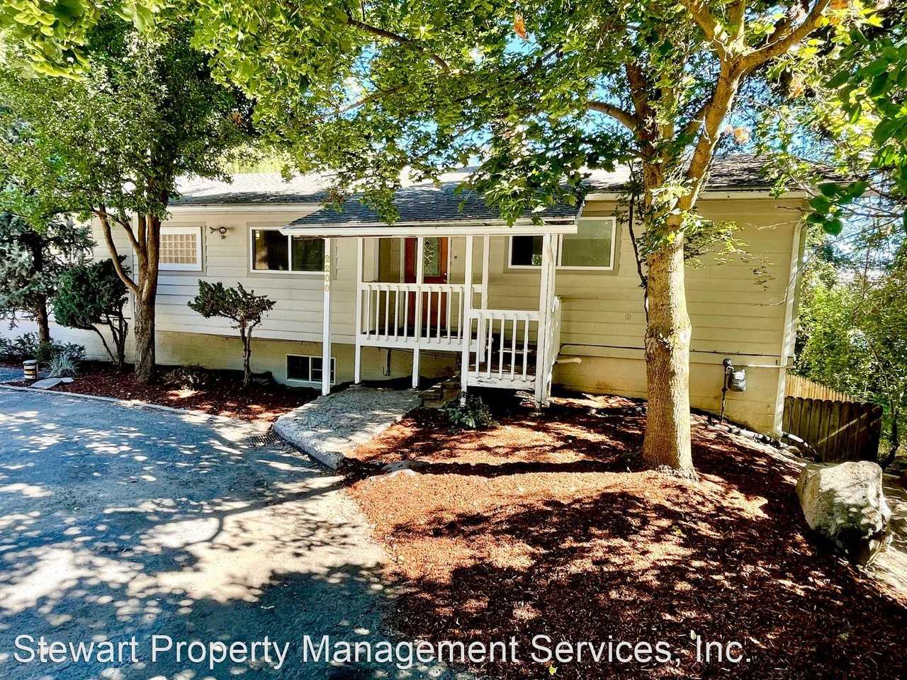 2200 Lakeshore Dr - Photo 3 of 50