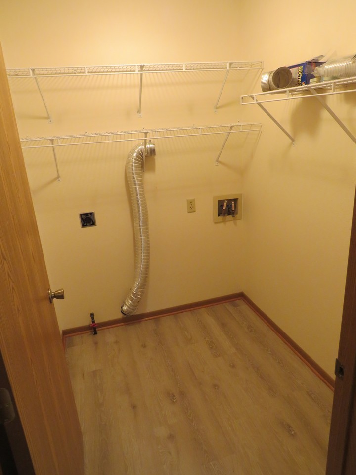 5671 Gables Dr - Photo 3 of 16