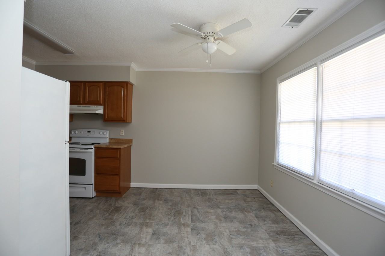 226B Courtney Way - Photo 3 of 13