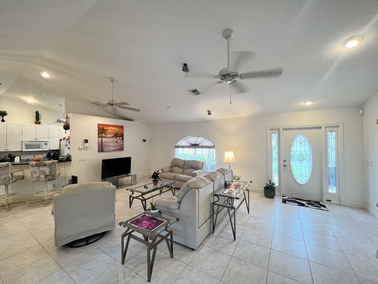 300 Sw 24th Pl - Photo 2 of 16