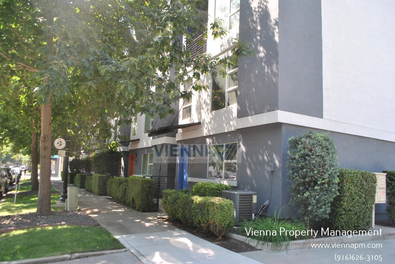 1716 7th St - Photo 2 of 40