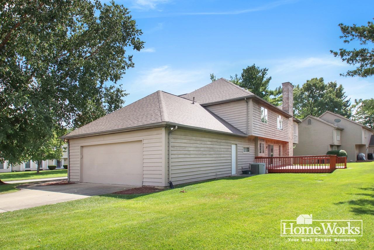 15819 Fair Banks Ct - Photo 3 of 18