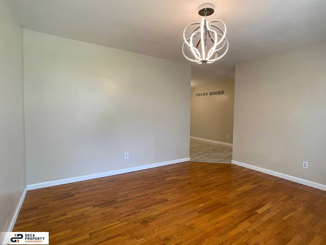 10411 Castle Dr - Photo 3 of 14