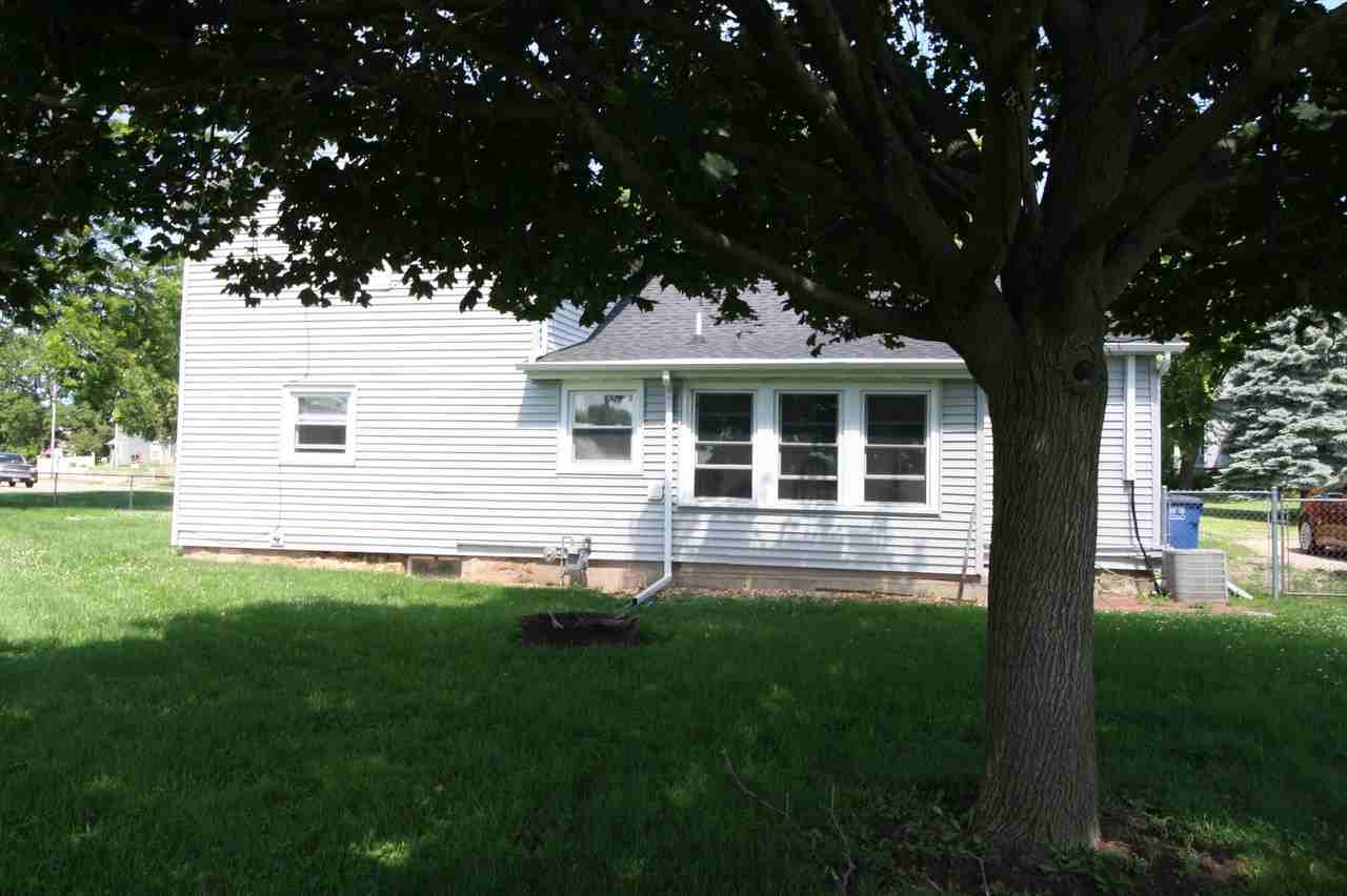 710 E Main St - Photo 3 of 25