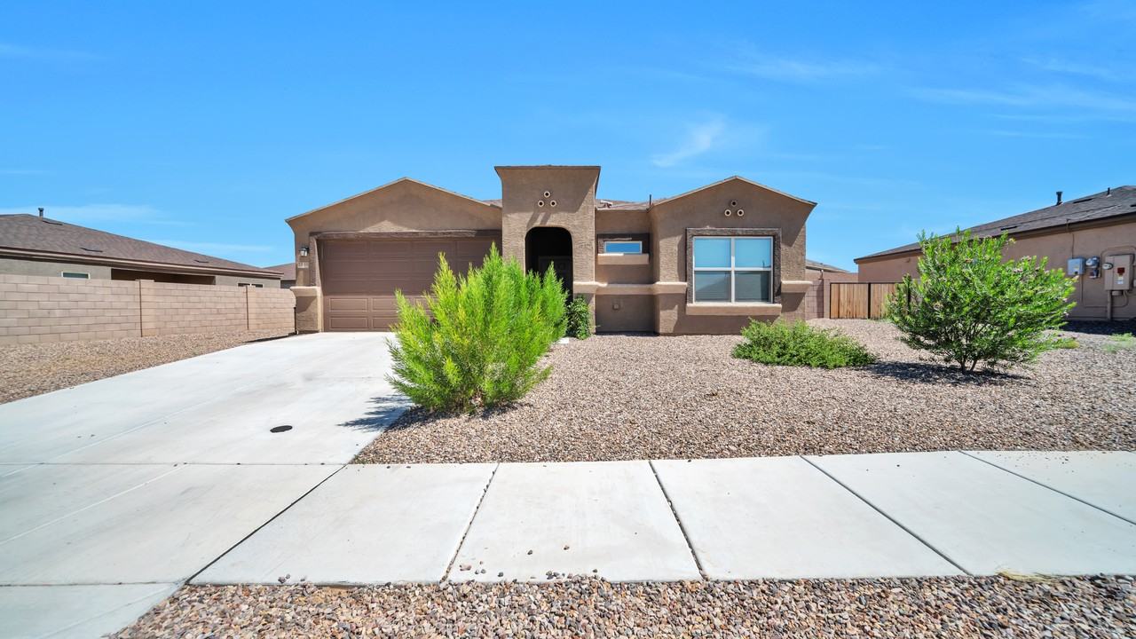 7201 S Portugal Ave, Valencia West, AZ 85757 3 Bedroom Apartment for  $1,650/month - Zumper