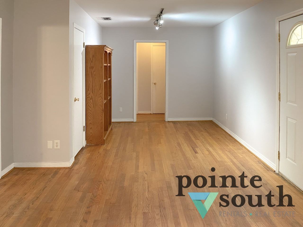 815 Nassau Dr - Photo 3 of 17