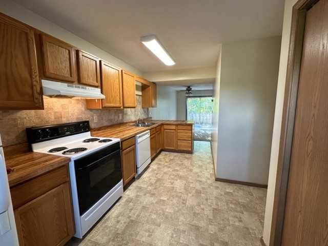 101-127 Weatheridge Dr - Photo 2 of 12