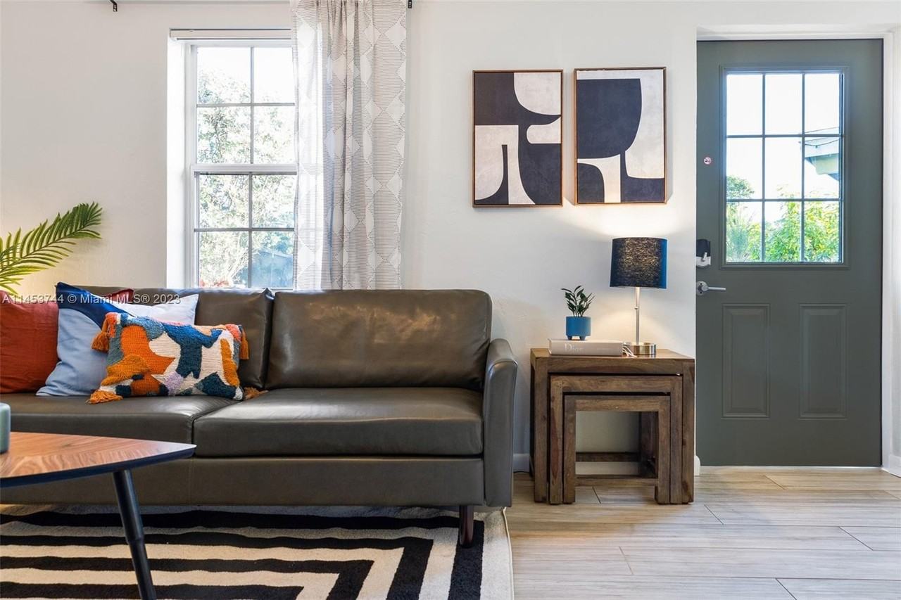 201 Ne 16th Ct - Photo 4 of 50