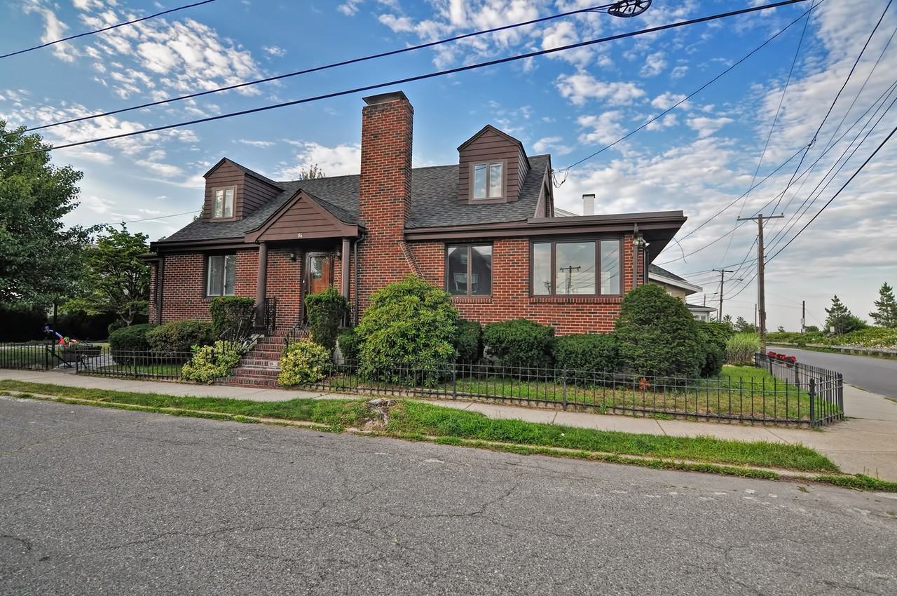 88 Fowler Ave - Photo 2 of 11