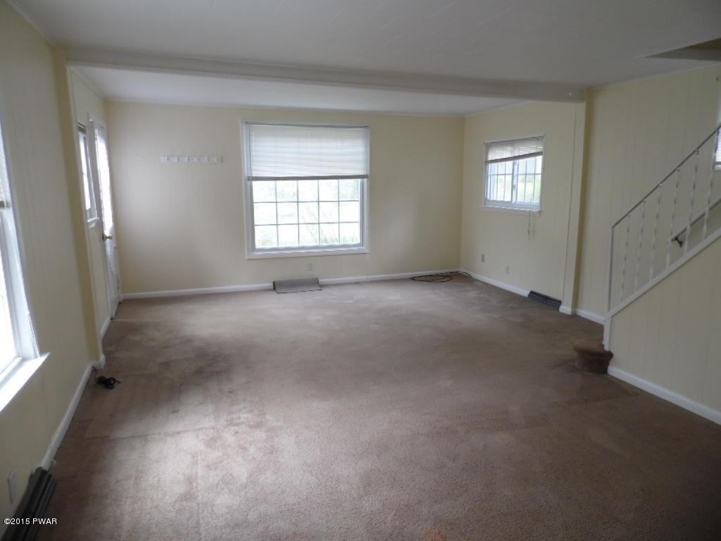 108 Mott St - Photo 3 of 12