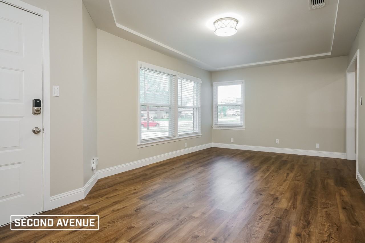 1011 Usher St - Photo 3 of 17