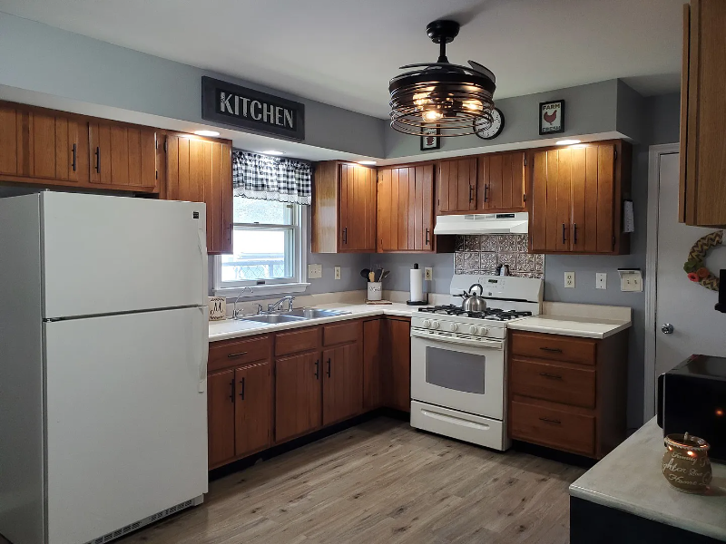 807 Walnut St - Photo 4 of 10