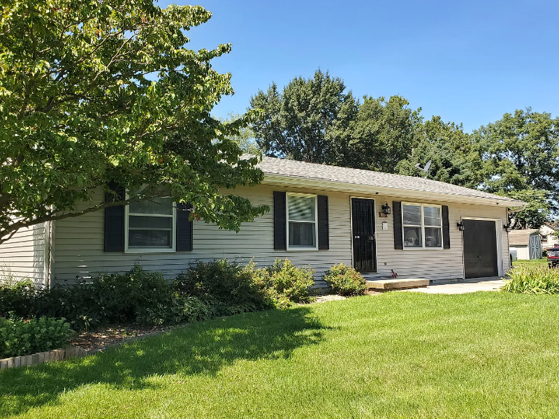 807 Walnut St - Photo 6 of 10