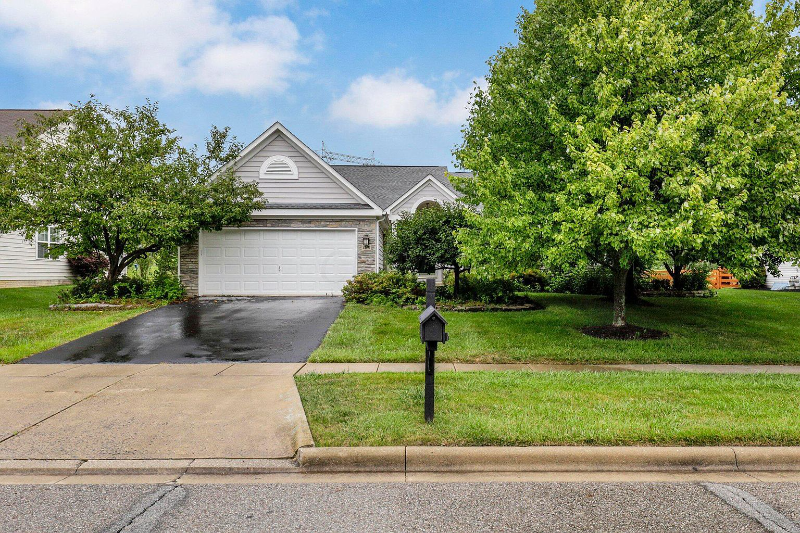 2691 Abbey Knoll Drive - Photo 2 of 41