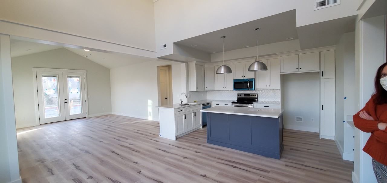 1483 W Lincoln Way #5 - Photo 2 of 11