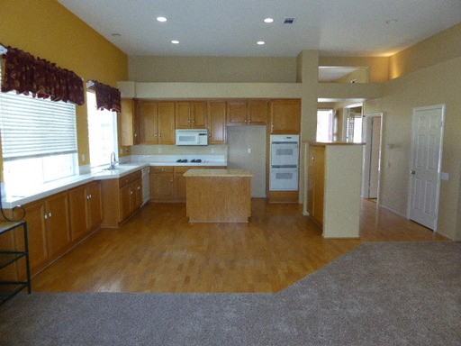 27155 Bidwell Ln - Photo 3 of 33