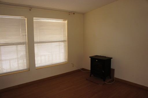 12821 S Tuthill Rd - Photo 2 of 6