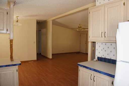 12821 S Tuthill Rd - Photo 3 of 6