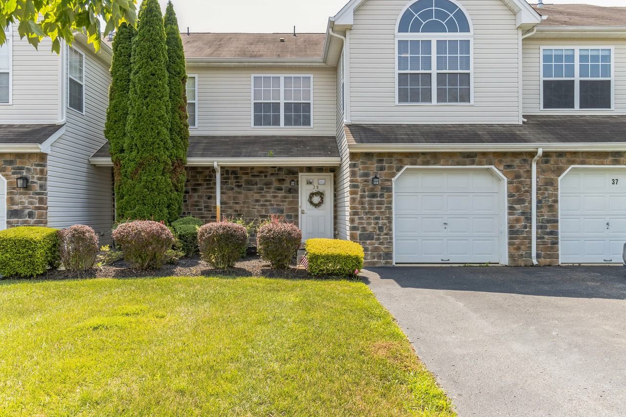 39 Thistledown Street - Photo 2 of 20