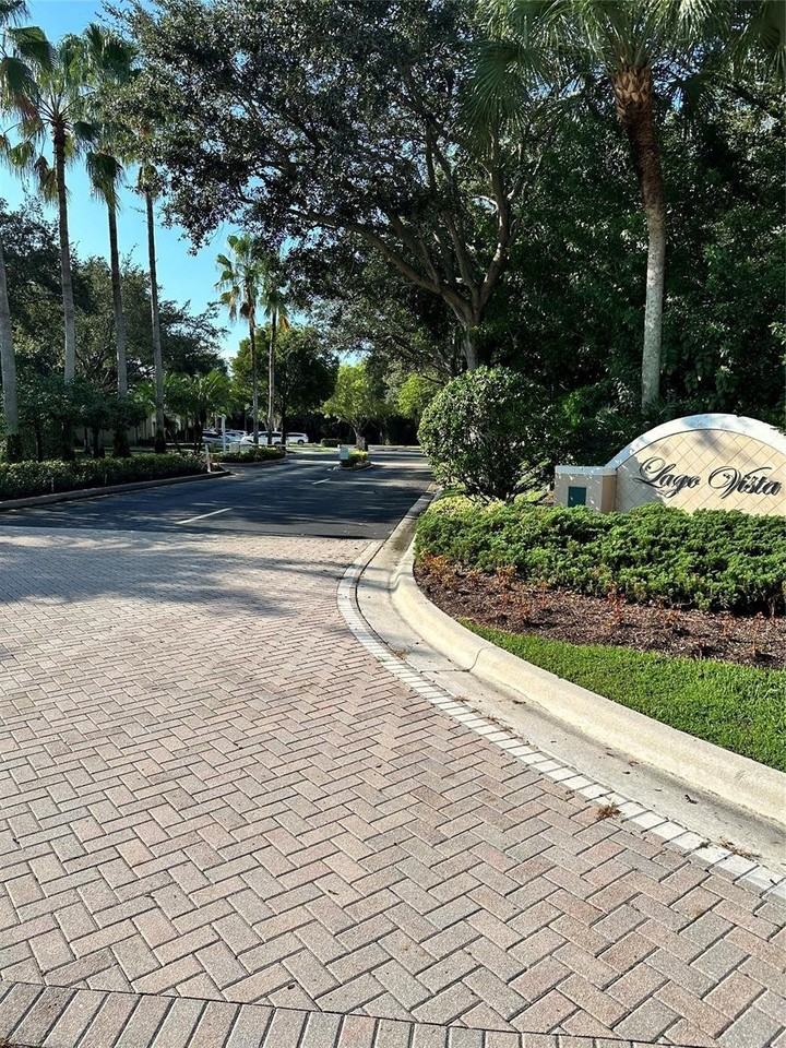 4766 Lago Vista Dr - Photo 3 of 8