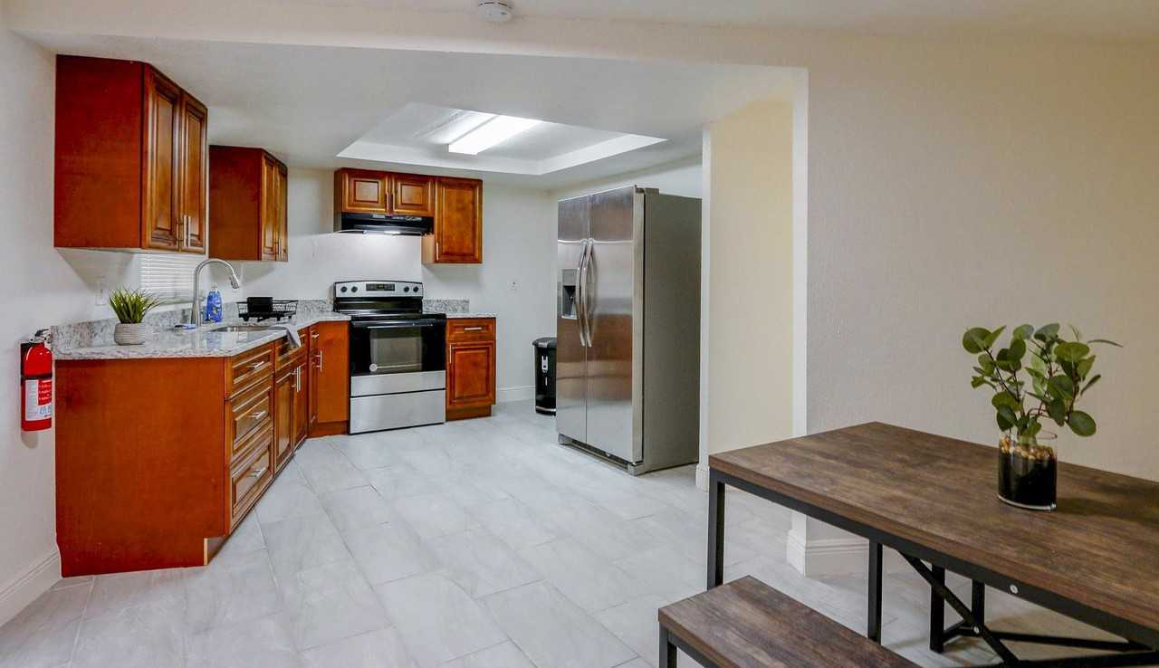 Date Palm Boulevard - Photo 3 of 16