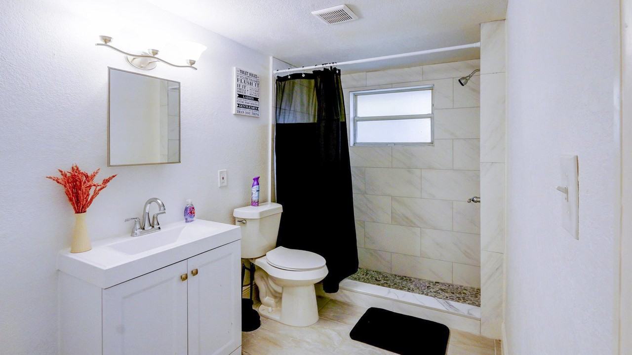 Date Palm Boulevard - Photo 2 of 16