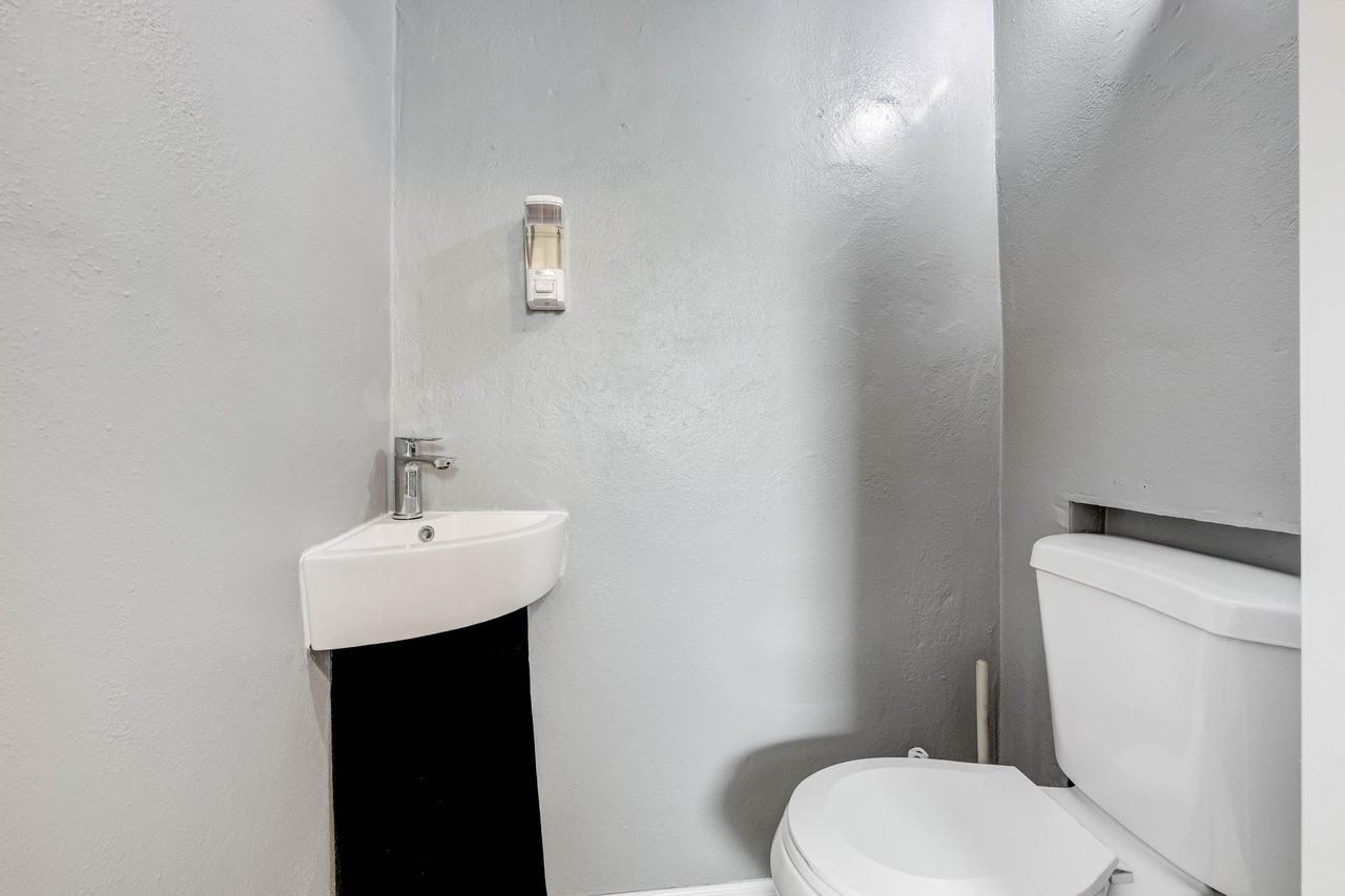 Penrose St - Photo 4 of 14