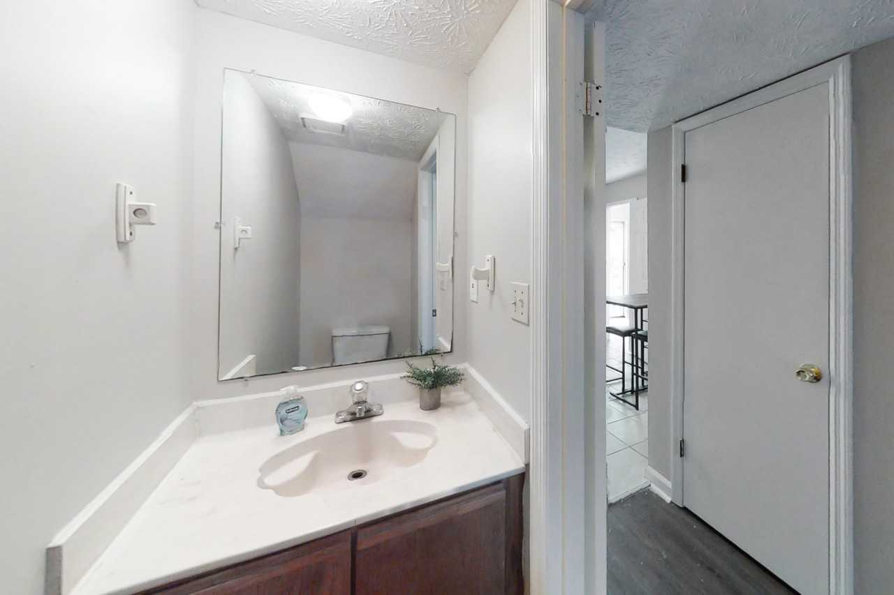 Carriage Ct - Photo 4 of 14