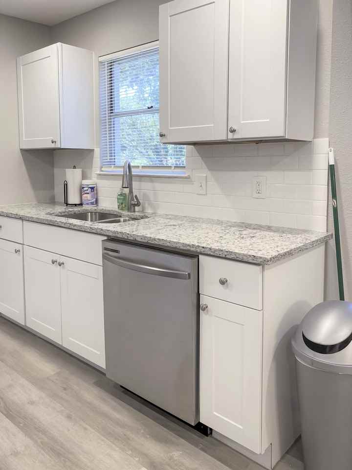 Leonard Street - Photo 4 of 14