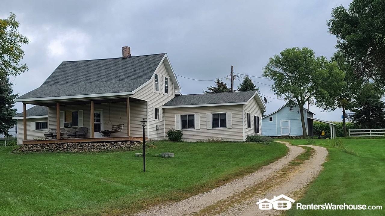 1553 190th St - Photo 2 of 10