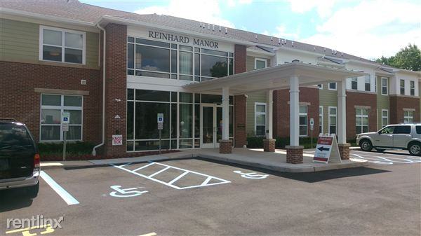 Reinhard Manor - Photo 2 of 11