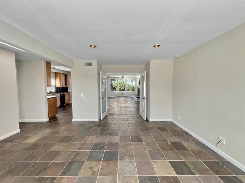 3840 Talbot St - Photo 3 of 27