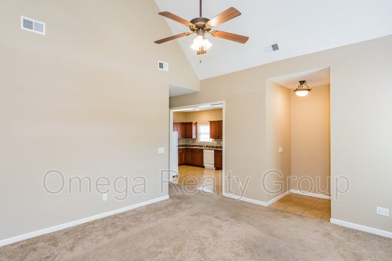 1144 Washington Dr - Photo 6 of 30